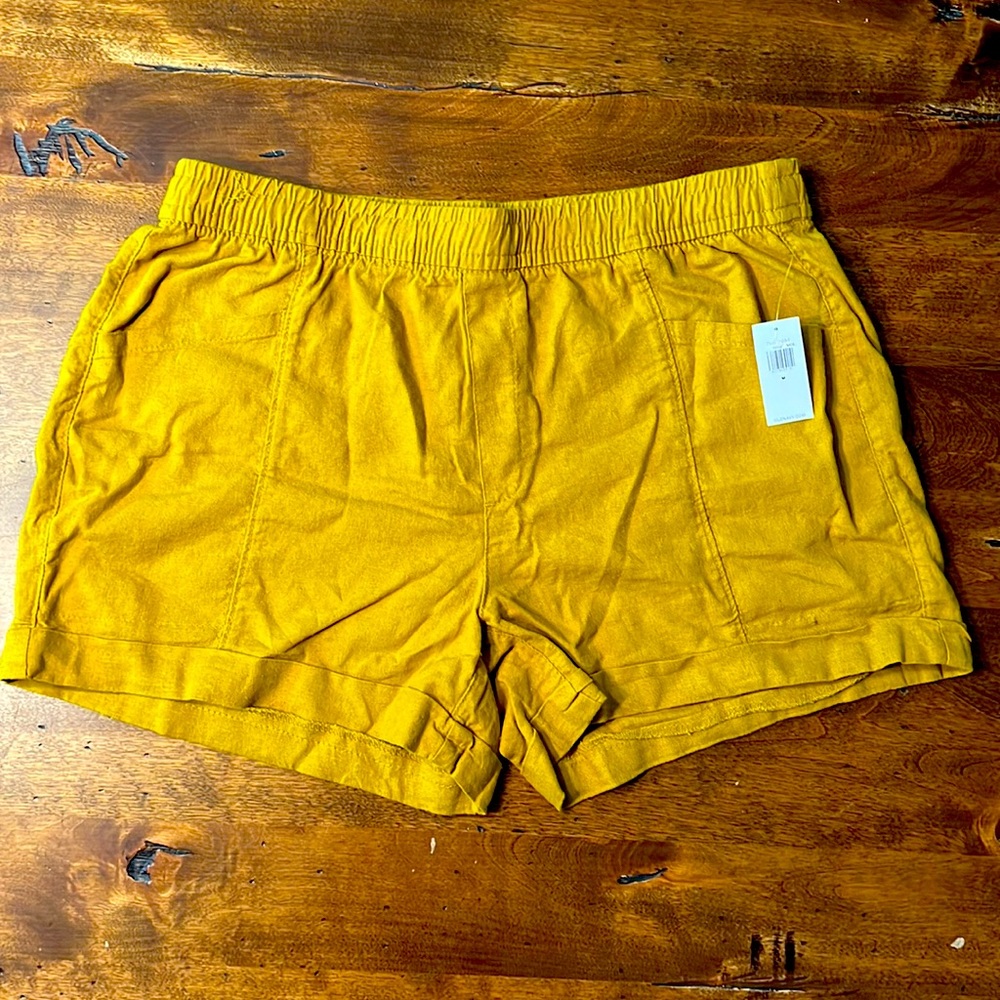 High waisted linen blend shorts
